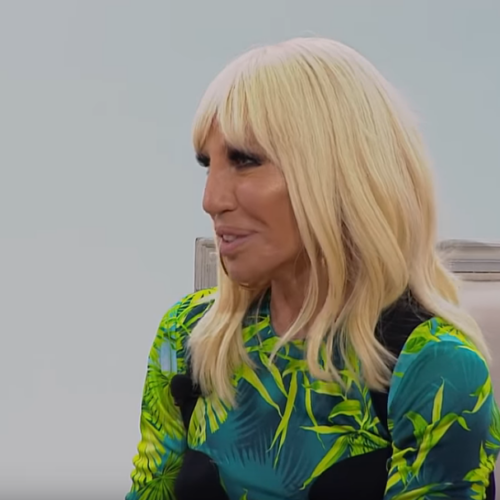 Donatella Versace: Μιλά για τη σύγκριση που κάνει ο κόσμος με τον Gianni Versace