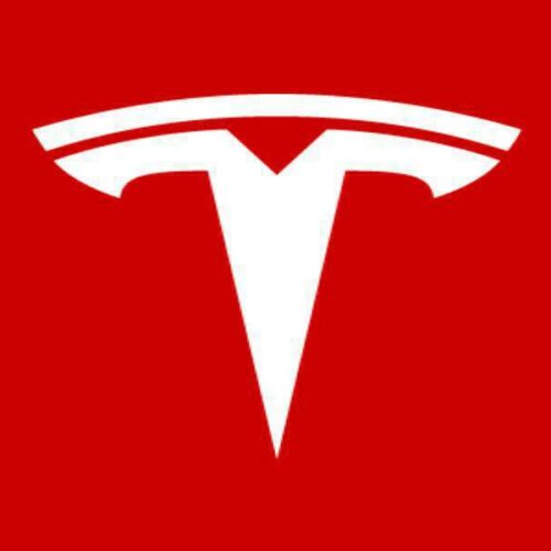 Η διείσδυση της Tesla στην Ευρώπη «τρομάζει» τους ντόπιους κατασκευαστές