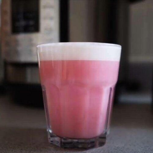 Συνταγές για ροφήματα: Πώς να φτιάξεις ένα Rose Pink Latte