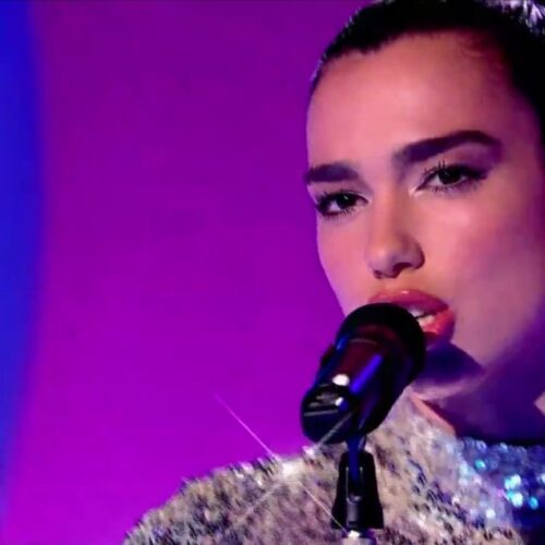 Η Dua Lipa φωτογραφήθηκε για το εξώφυλλο της British Vogue