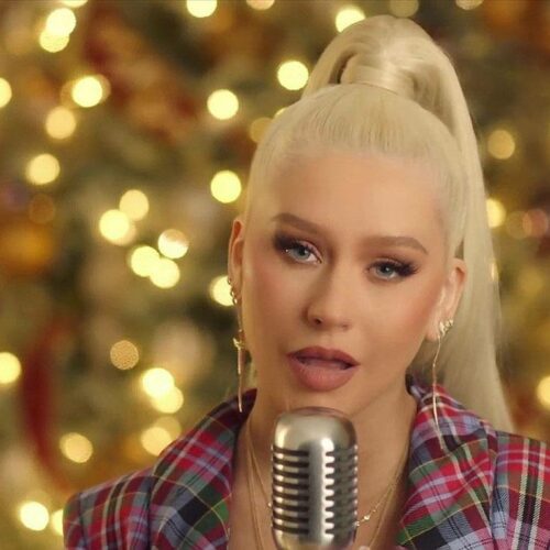 Christina Aguilera: Ερμηνεύει το Christmas Song