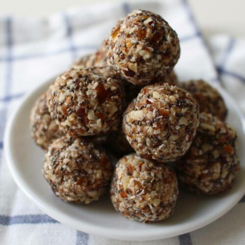 Συνταγές: Πώς να φτιάξεις energy balls