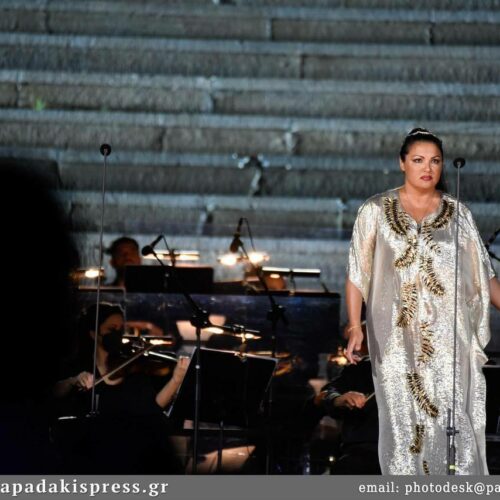 Η κορυφαία σοπράνο Anna Netrebko μάγεψε με τη φωνή της στο Καλλιμάρμαρο