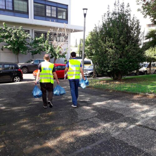 Streetworkers: Οι φύλακες άγγελοι των άστεγων στην Αθήνα