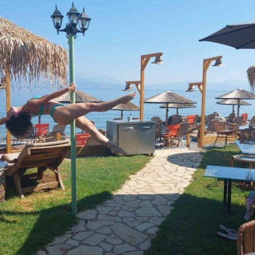 Beach Bar Κορινθία: Η Ραστώνη στο Δερβένι