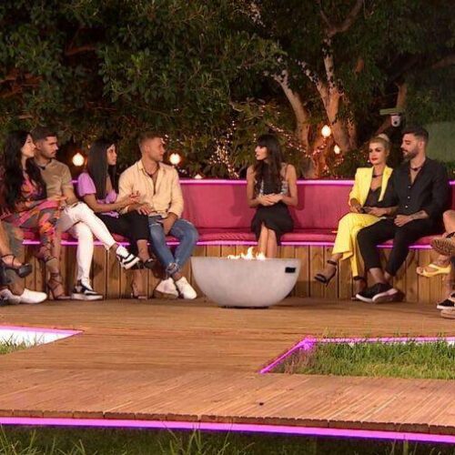 Love Island : Το πρώτο ζευγάρι που αποχωρεί