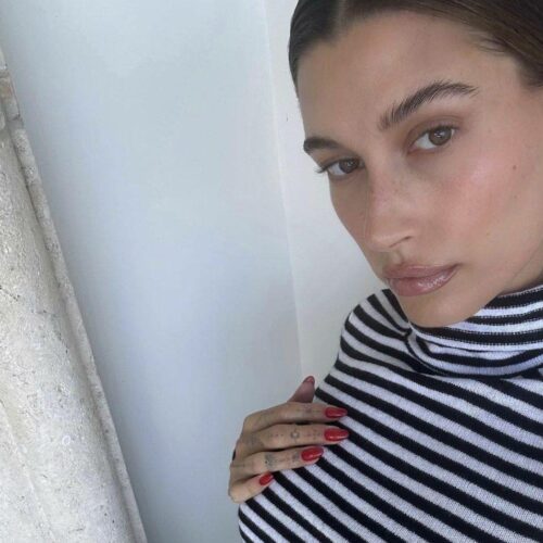 Hailey Bieber : Η καλοκαιρινή φωτογραφία