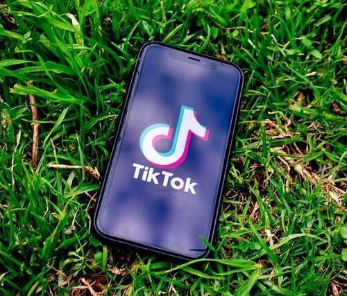 Σχέσεις: Το νέο trend στο TikTok για τα “red flags”