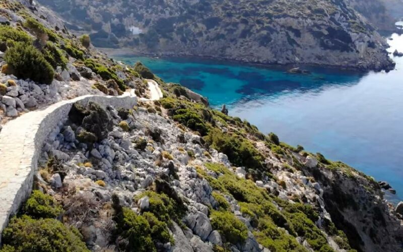 Λειψοί: Το νησί που δεν θέλει τις πισίνες