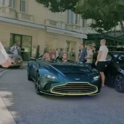 Στέφανος Τσιτσιπάς: Οι βόλτες με την Aston Martin v12