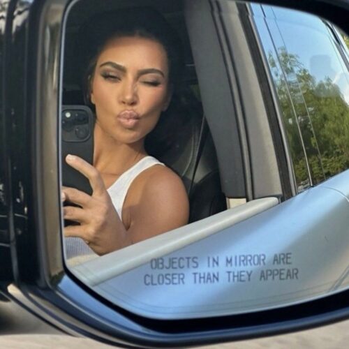 Kim Kardashian: Φόρεσε το πιο “λαμπερό” μπικίνι (pic)