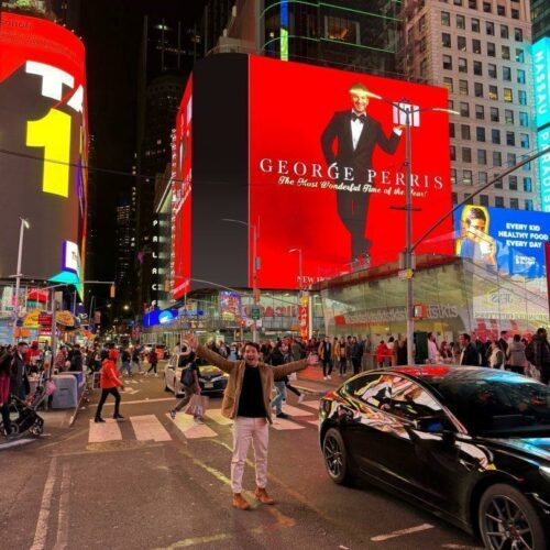 Γιώργος Περρής: Σε billboard στην Times Square στην Νέα Υόρκη