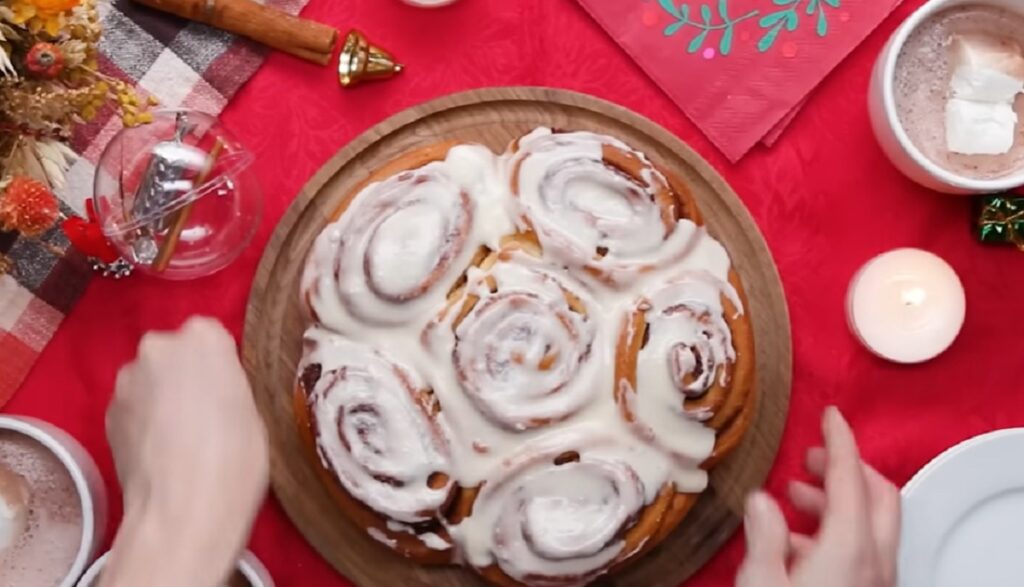 Σύνταγμα: 3 spots για πεντανόστιμα Cinnamon Rolls